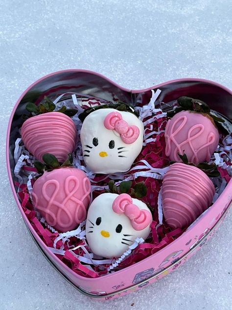 Hello Kitty Dipped Strawberries, Hello Kitty With Strawberry, Pink Theme Strawberries, Hello Kitty Strawberries, Cute Chocolate Strawberries, Birthday Strawberries, Sanrio Chocolate Covered Strawberries, Hello Kitty Strawberry, Hello Kitty Chocolate Strawberries