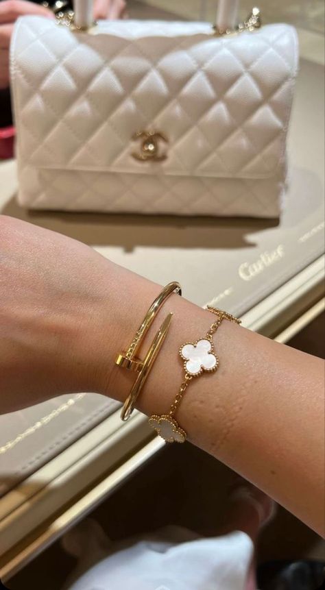 Van Cleef Bracelet Stack, Van Cleef Stack, White Van Cleef, Van Cleef Aesthetic, Cleef And Arpels Jewelry, Women Bracelets Gold, Bracelets Gold Simple For Women, Queens Aesthetic, Arpels Van Cleef