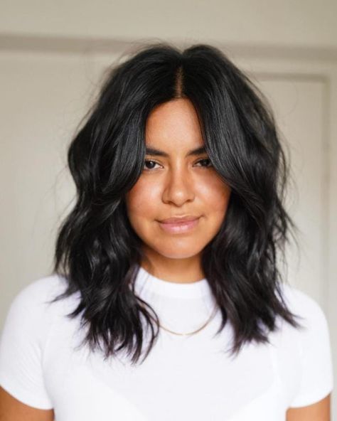 22 Medium Length Haircuts with Layers for Every Woman Medium Length Haircuts With Layers, Haircuts For Thick Wavy Hair, Wavy Mid Length Hair, Medium Length Haircut With Layers, Wavy Layered Hair, Haircuts With Layers, Wolf Cuts, Layered Thick Hair, Short Hair Outfits