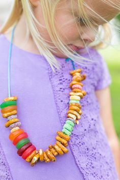 Summer Picnic Ideas for Kids | Design Improvised Snack Necklace, Picnic Summer, Kids Picnic, Picnic Ideas, Summer Cooking, Summer Snacks, Sequoia National Park, Toddler Fun, Summertime Fun