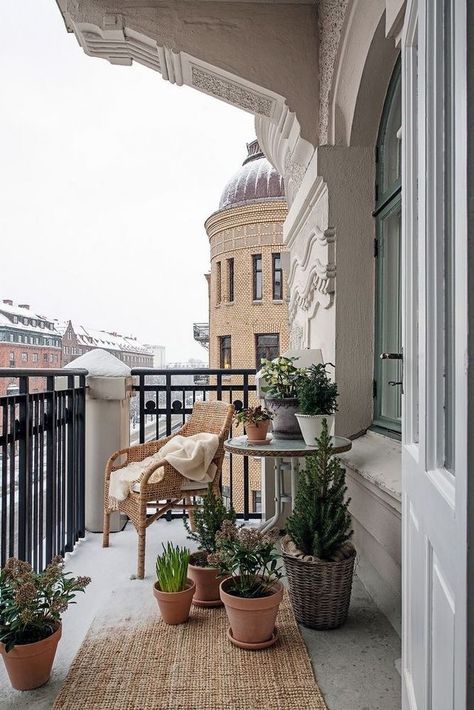 French Balcony Ideas, Balcony Patio Ideas, Parisian Balcony, Indian Balcony, French Balcony, Balcony Planters, Balcony Ideas Apartment Outdoor, Modern Balcony, Modern Boho Decor