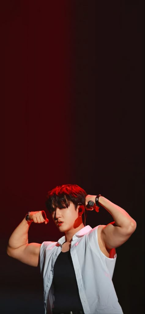 Changbin Muscles Wallpaper, Seo Changbin Muscles, Skz Wallpaper Changbin, Changbin Tank Top, Changbin Wallpaper Dark, Changbin Full Body Photo, Changbin Stage Outfits, Changbin Wallpaper Boyfriend, Changbin Lollapalooza