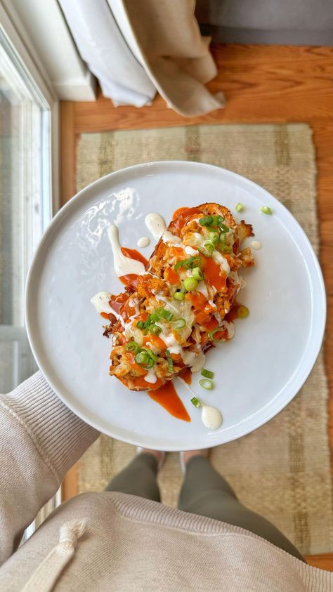 Cailee Fischer | The perfect dinner to add to next week’s meal plan! ❤️‍🔥 recipe below! 👇🏼 buffalo chicken sweet potato boats What you’ll need: 1 lb gr… | Instagram Buffalo Chicken Boats, Buffalo Chicken Sweet Potato, Sweet Potato Boats, Potato Boats, Fast Easy Dinner, Clean Chicken, Dinner Rotation, Tiktok Recipes, 2024 Recipes