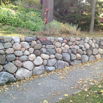 Riprap Retaining Wall, Wall Pictures Ideas, Boulder Retaining Wall, Rock Retaining Wall, Stone Walls Garden, Landscaping Retaining Walls, Stone Walls, Retaining Walls, Wall Garden