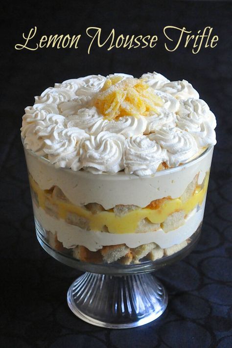 Lemon Mousse Trifle - a lemon lovers dream! It's a simple but delicious combination of sponge cake, lemon mousse, limoncello liqueur and whipped cream. Mousse Trifle, Dessert Trifle, Lime Dessert, Lemon Trifle, Trifle Bowl Recipes, Lemon Sweets, Trifle Cake, Trifle Dessert Recipes, Trifle Recipes