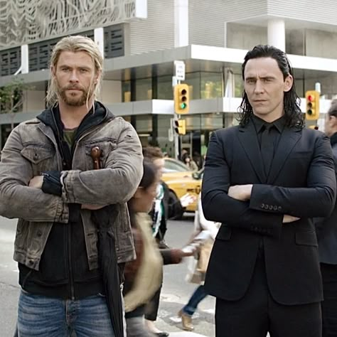 Loki And Thor, Movie Duos, Loki Icon, All Marvel Characters, Thor And Loki, Couples Cosplay, Loki Wallpaper, Thor X Loki, Avengers 1