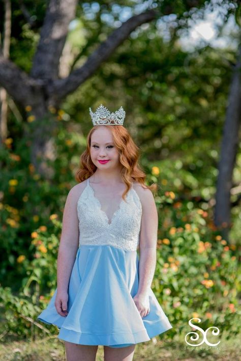 Chartreuse Dress, Madeline Stuart, Summer Photo Shoot, Fem Fashion, Redhead Models, Little Woman, Dream Lover, Long Red Hair, Summer Photoshoot