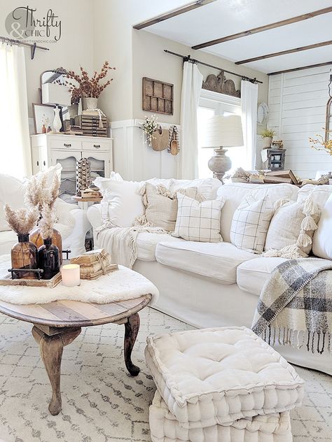 Summer Living Room Decor, Autumn Living Room, Summer Living Room, Fall Living Room Decor, Fall Living Room, French Country Living Room, Cottage Living Rooms, Country Living Room, Neutral Living Room