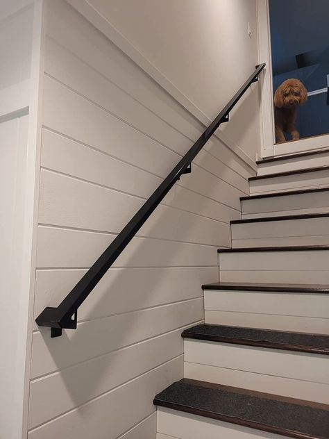 Matt Black Staircase, Hand Rail For Stairs Indoor, Metal Handrails For Stairs Indoor, Black Handrails For Stairs, Stair Hand Railing Ideas, Staircase Handrail Ideas, Black Hand Rail, Hand Rails For Stairs Modern, Metal Handrails For Stairs