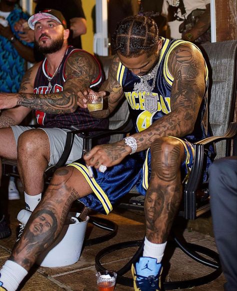 Lip Tattoo On Neck, Dave East Tattoos, East Tattoos, David East, Tattoo On Neck, Brian Dawkins, Hood Style, Skull Sleeve Tattoos, Skull Sleeve