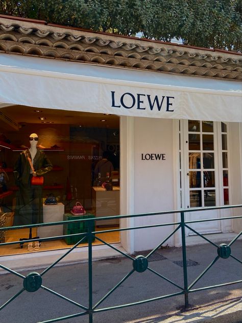 Shop Loewe a Saint Tropez, tenda bianca e manichini vestiti con borse e accessori Loewe Wallpaper, Loewe Aesthetic, Tiktok Wallpaper, Clary Sage Essential Oil, Consumer Insights, Aesthetic Fits, Clary Sage, Sunglasses For Men, Fashion Aesthetic