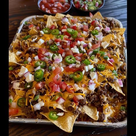 Epically Supreme Beef Nachos - Easy DIY Recipes Diy Nachos, Beef Nachos, Nachos Ingredients, Mexican Stew, Easy Nachos, Taco Seasoning Mix, Homemade Nachos, Nachos Recipe Easy, Mexican Night