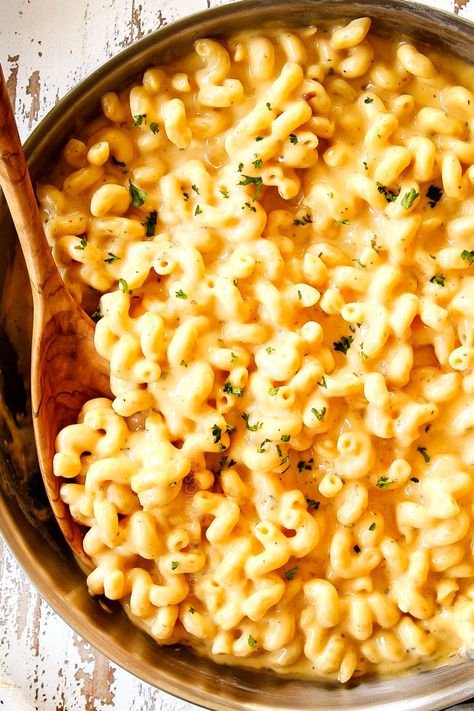 Mac And Cheese Aesthetic Wallpaper, Mac N Cheese Variations, Aesthetic Mac And Cheese, Mac N Cheese Aesthetic, Original Mac And Cheese Recipe, Yellow Food Ideas, Yellow Foods For Party, Mac And Cheese Aesthetic, Mack And Cheese