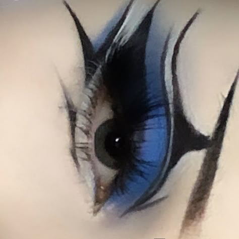 Gothic Eyeliner, Goth Eye Makeup, Punk Makeup, Makeup Drawing, Face Art Makeup, Graphic Makeup, Swag Makeup, Alternative Makeup, Dope Makeup