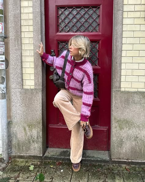 Colorful Winter Outfits, Bright Fashion, London Town, Layering Outfits, Stockholm Fashion, Style Watch, Spring Street Style, Mode Inspo, Teacher Outfits