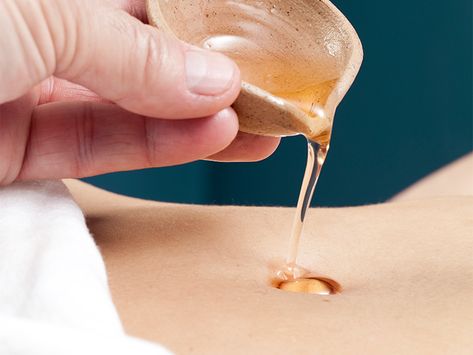 Is there such thing as the Pechoti gland behind your belly button, and is it possible to absorb oil through your belly button? Manipura Chakra, Ginger Essential Oil, Ginger Oil, Blemish Remover, Mustard Oil, Neem Oil, Oil Benefits, Burn Fat Faster, Rosehip Oil