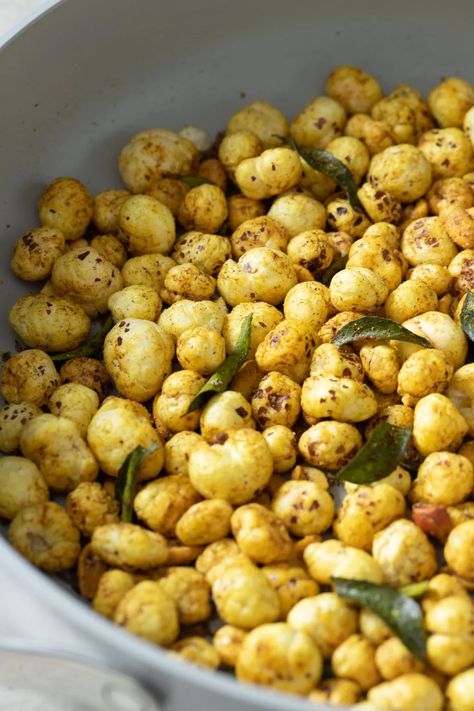 Spice Roasted Makhana | Simple Makhana Chivda - Indiaphile Roasted Makhana, Healthy Food Salad, Fasting Food, Trending Shorts, Puffed Rice, Healthy Diets, Food Salad, Gourmet Foods, Healthy Work Snacks