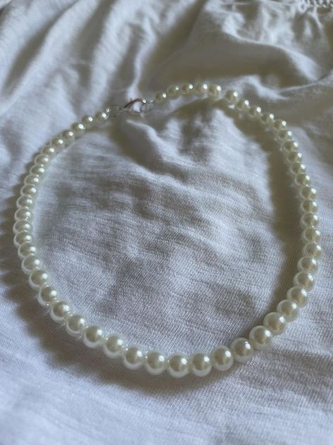 Aesthetic Pearls, Pearl Beaded Necklace, Jewelry Aesthetic, Photo Insta, Pearls Necklace, Real Pearls, Pearl Beads, Leave A Comment, Coca Cola