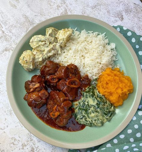 7 Colours Food South Africa, Seven Colours Meal South Africa, Easy Summer Food Ideas, Housewife Duties, Sunday Kos, Food South Africa, South African Meals, Easy Summer Food, Aesthetic Plates