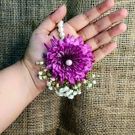 Premium Fresh flowers jewelry Available in Lahore Defleuristes 💕❤️ Contact us for more details 03214714041 or DM us #floral #flowers #floraldesign #followforfollowback #foryou #fypシ #trending #jewelry Fresh Flower Jewelry, Flowers Jewelry, Trending Jewelry, Fresh Flower, Flower Jewelry, Flower Jewellery, Floral Flowers, Fresh Flowers, Floral Design