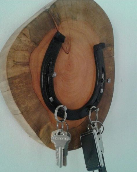 Welding Projects Ideas, Horseshoe Crafts Projects, Cool Welding Projects, Horseshoe Projects, Horseshoe Decor, Horseshoe Crafts, Horse Shoes, Rustic Crafts, Horse Crafts