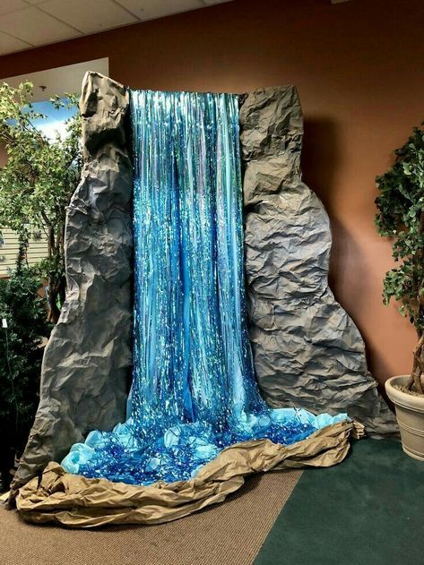 Fake Waterfall, Jungle Vbs, Waterfall Building, Iphone Wallpaper Classy, Water Fall, Vbs Crafts, Safari Jungle, Diy Water, Forest Theme