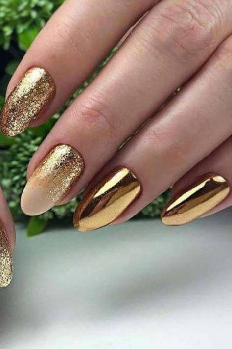 Latest Bridal Nail Art Designs, Glitter Gold Nails, Toe Nail Art For Summer, Golden Nails Designs, Mani Designs, Nail Art For Summer, Blue Gold Nails, Foot Nail Art, Art For Summer