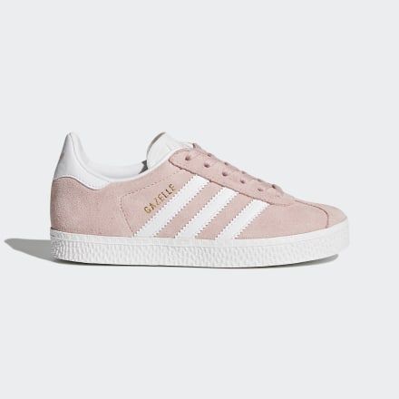 Refreshing the 1991 Gazelle, these kids' shoes are a one-to-one reissue of the iconic silhouette. The contrasting 3-Stripes and heel tab echo the original '90s style, while the suede upper comes in archival colours to complete the authentic look. Adidas Shoes Gazelle, Pink Gazelle, Shoes Gazelle, Pink Gazelles, Pink Adidas Shoes, Adidas Gazelle Shoes, Gazelle Shoes, Preppy Shoes, Pretty Shoes Sneakers