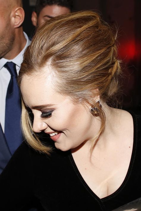 Adele Hair Color, Adele Hair, All Over Highlights, Honey Blonde Hair Color, Light Brown Highlights, Steal Her Style, Updo Hairstyle, Honey Blonde Hair, Updo Hairstyles