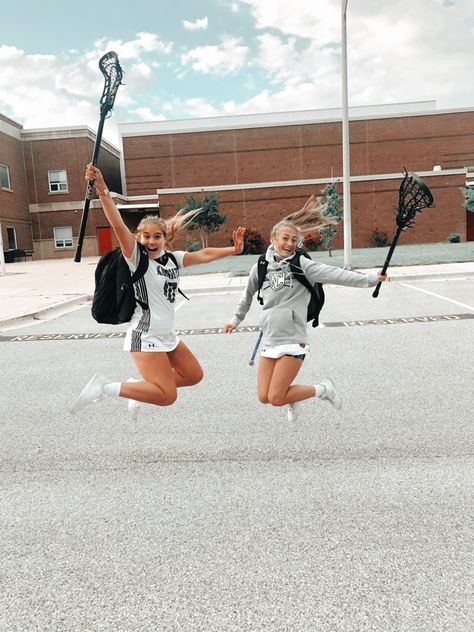 Cute Lacrosse Wallpapers, Lacrosse Aesthetic Girl, Lacrosse Picture Ideas, Lax Girl Aesthetic, Girls Lacrosse Aesthetic, Lacrosse Photoshoot, Preppy Lacrosse, Lacrosse Defense, Lacrosse Wallpaper