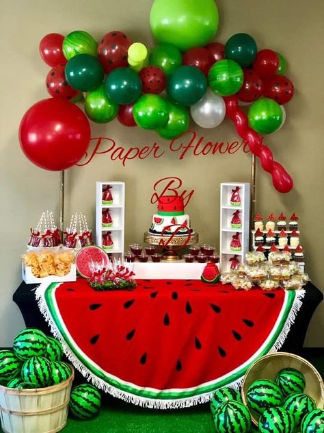 Watermelon Party Ideas Decoration, Watermelon Birthday Party Theme, Tutti Frutti Birthday Party, Fruit Birthday Party, Watermelon Day, Watermelon Birthday Parties, Strawberry Shortcake Party, Watermelon Decor, Fruit Birthday