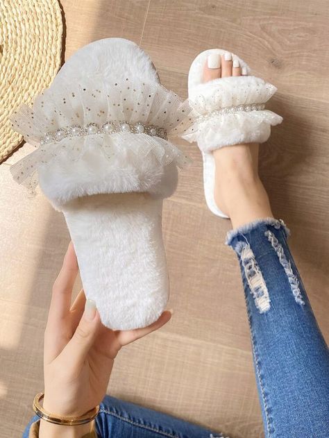 Bride Slippers, Bead Hair, Women Slippers Fashion, Crocs Fashion, White Slippers, Bead Hair Accessories, Wedding Slippers, Bedroom Slippers, Open Toe Slippers