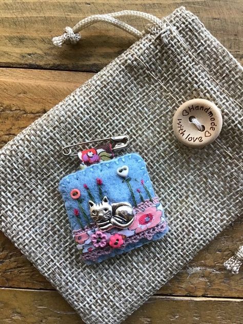 Fabric Brooches, Kilt Pin Brooches, Felt Wall Hanging, Fabric Brooch, Fabric Cards, Felt Embroidery, Handmade Pins, Penny Rugs, Punch Needle Embroidery