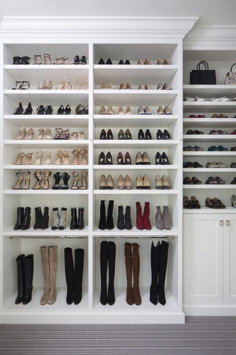 Shoes Organization Ideas, Space Shoes, Shoes Organization, Shoe Cupboard, Shoe Room, Closet Shoe Storage, Dream Closet Design, Shoe Wall, Closet Design Layout