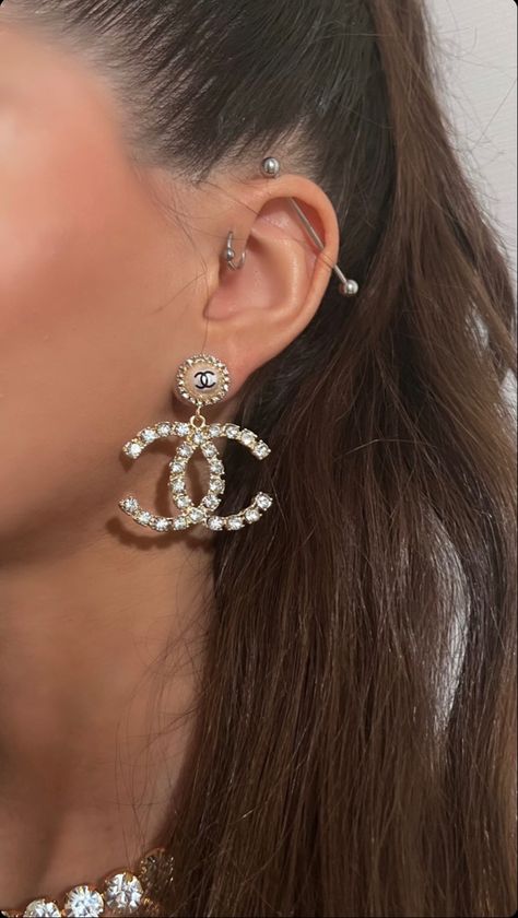 Channel Earrings Aesthetic, Channel Earrings Gold, Chanel Earrings Aesthetic, Chanel Earrings Outfit, Channel Earrings, Earrings Outfit, Ear Pieces, Luxury Bags Collection, Earrings Aesthetic