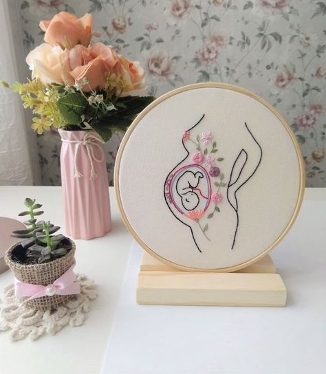 Portrait Embroidery, Basic Hand Embroidery Stitches, Clothes Embroidery Diy, Diy Embroidery Designs, Christmas Embroidery Designs, Framed Embroidery, Diy Embroidery Patterns, Hand Embroidery Projects, Embroidery Gifts