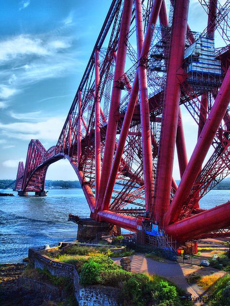 The Forth Bridge is a celebrated Scottish landmark, and a milestone in the development of railway civil engineering. It was the first major structure in Britain to be made of steel. Each of the towers has four steel tubes 12ft in diameter and reach to a height of 361ft above high water. Their foundations extend 89ft below this into the river bed, making the total height from foundations to the top of the towers 137 metres. Civil Engineering Aesthetic, South Queensferry, Bridges Architecture, Ing Civil, Forth Bridge, Love Bridge, Bed Making, Bridge Over Troubled Water, Industrial Aesthetic