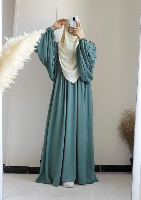 Colorful Abaya Design, Abaya Fashion Modern, Denim Dress Outfit, Simple Dress Casual, Gaun Fashion, Cute Modest Outfits, Muslim Fashion Hijab Outfits, Muslimah Dress, Hijabi Fashion Casual