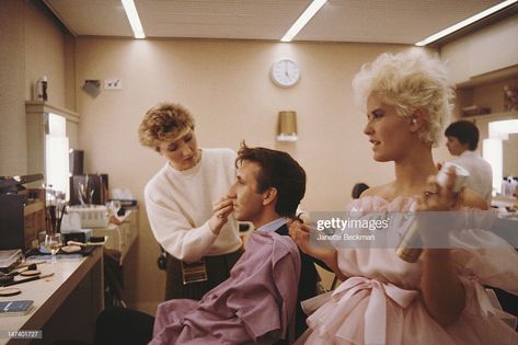 News Photo : Rock guitarist Pete Townshend and presenter Paula... Paula Yates, Backstage Theatre, Peaches Geldof, Pixie Geldof, Jools Holland, London People, Sean Lennon, Bob Geldof, Roger Daltrey