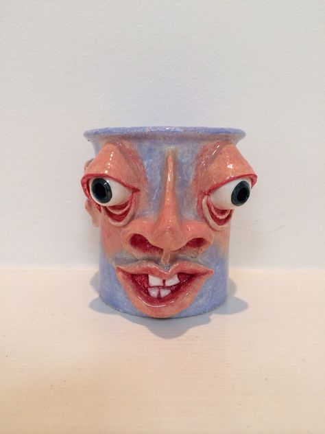 Pinch Pot Face Ideas, Face Ceramics Ideas, Clay Face Mug Ideas, Mug Faces Pottery, Pinch Pots With Faces, Clay Pot With Face, Clay Cup With Face, Pot With Face, Face Mugs Ceramic