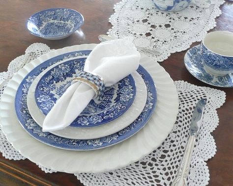 Blue And White Design mixed with crochet | Crochet♥Knit♥Tatting♥ Blue And White English Plates, Blue And White Tablescapes, Blue And White Table Setting, Antique White Usa, Silver Charger Plates, Blue And White Dinnerware, Vintage Table Setting, White Charger, Xmas Table