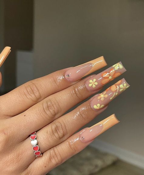 Nails Aesthetic Spring, Spring Nails Aesthetic, Aesthetic Spring Nails, Nail Designs Acrylic, Nails Looks, Spring Nails 2020, Nails Acrylic Coffin, April Nails, Spring Acrylic Nails