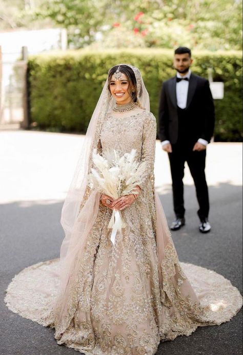 Bridal Dress Pakistani, Pakistani Bridal Dress, Dress Pakistani, Nikah Dress, Walima Dress, Red Bridal Dress, Desi Wedding Dresses, Nikkah Dress, Asian Bridal Dresses