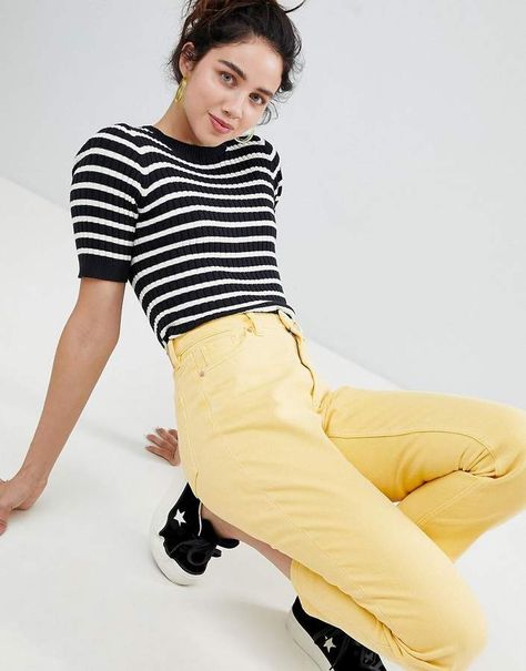 Monki Taiki Yellow High Waist Mom Jeans #asos Light Yellow Jeans. Yellow Jeans Outfit, Wide Leg Pant Outfit, Yellow Pants Outfit, Mum Jeans, High Waist Mom Jeans, Jeans Outfit Fall, Yellow Jeans, Jeans Outfit Summer, Yellow Pants