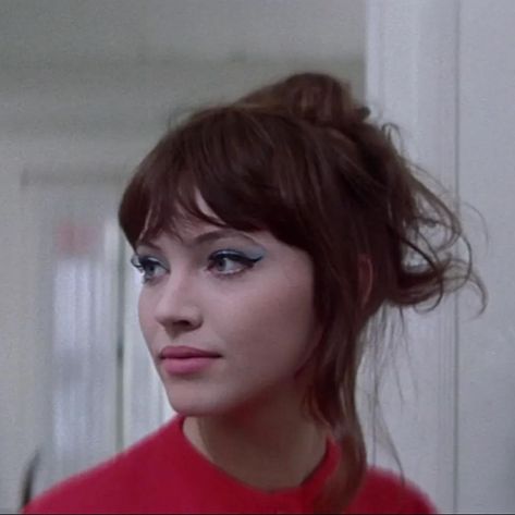 𝓡𝓲𝓸 𝓥𝓲𝓮𝓻𝓪-𝓝𝓮𝔀𝓽𝓸𝓷 (@riovn) • Instagram photos and videos Bangs 2023, 70s Models, Makeup Aesthetics, Anna Karina, Jean Luc Godard, Drawing Models, Serge Gainsbourg, Conceptual Illustration, Blue Eyeshadow