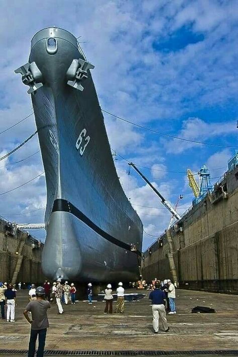 The Mighty MO  USS Missouri BB-63 Us Battleships, Uss Missouri, Battle Ships, Go Navy, Capital Ship, Us Navy Ships, Naval Force, Aircraft Carriers, Naval History