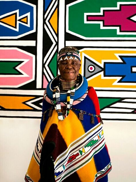 Ndebele Pattern, South Africa Culture, South African Tribes, Ndebele Traditional Attire, African Interior Design, African Traditions, South African Artists, Art Lessons For Kids, African Pattern