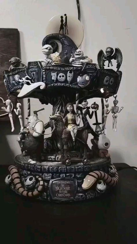 Christmas Carousel, Lock Shock And Barrel, Nightmare Before Christmas Wallpaper, Nightmare Before Christmas Decorations, Jack Skeleton, Tim Burton Art, Tim Burton Films, Pre Christmas, Jack And Sally