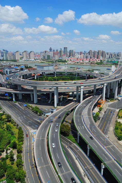 Nanpu Bridge | par Brady Fang Road Bridge, Cities Skylines, Beautiful Roads, Architecture Engineering, Amazing Buildings, Bridge Design, China Travel, Shanghai China, City Design