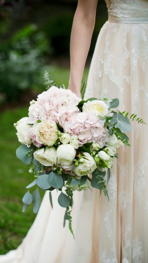 Pastel Pink Hydrangea Wedding Bouquet Bride Bouquet Hydrangea, Blush Pink Hydrangea Bouquet, Wedding Bouquets Peonies Hydrangeas, Wedding Bouquets Bride Hydrangea, Bridal Bouquet Hortensia, Peony And Hydrangea Bouquet Wedding, Hydrangea Wedding Bouquet Pink, Hydrengas Bouquet Ideas, Roses And Hydrangea Bouquet